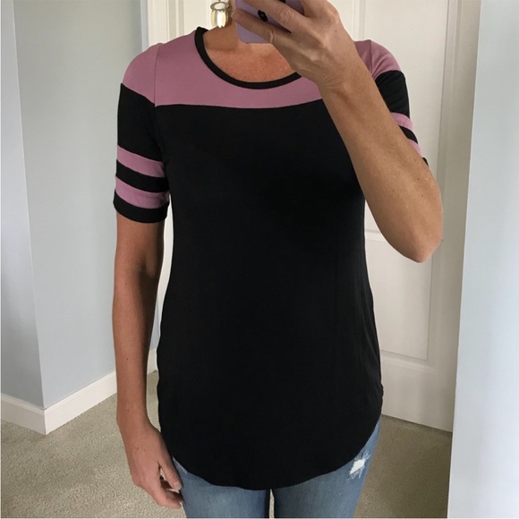 Black & Mauve Baseball Style Short Sleeve Top - Picture 2 of 4